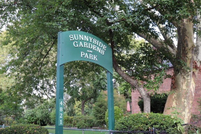 Sunnyside Gardens (Photo by Michel Dorgan)