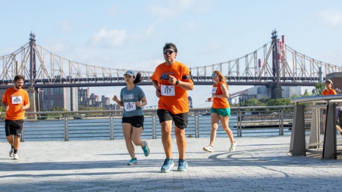 Runners during the LIC 5K with the Queensboro Bridge in the background (Photo: Alex Lopez)