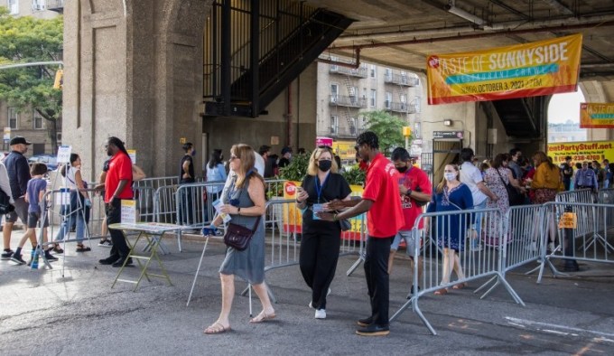 Taste of Sunnyside (Photo by Kamila Harris)