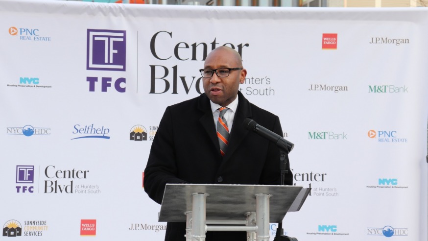 Queens Borough President Donovan Richards, speaking at the ribbon (Photo by Michael Dorgan, Queens Post) (2)