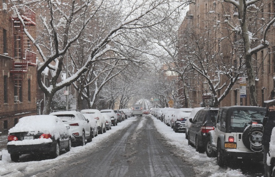 Jan 7 snow 44th Street (Photo by Michael Dorgan, Queens Post) (3)
