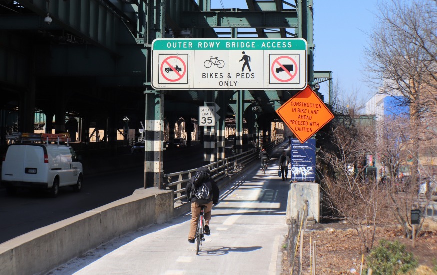 Queensboro bridge bike lane (Photo by Michael Dorgan, Queens Post, taken on March 16, 2022)