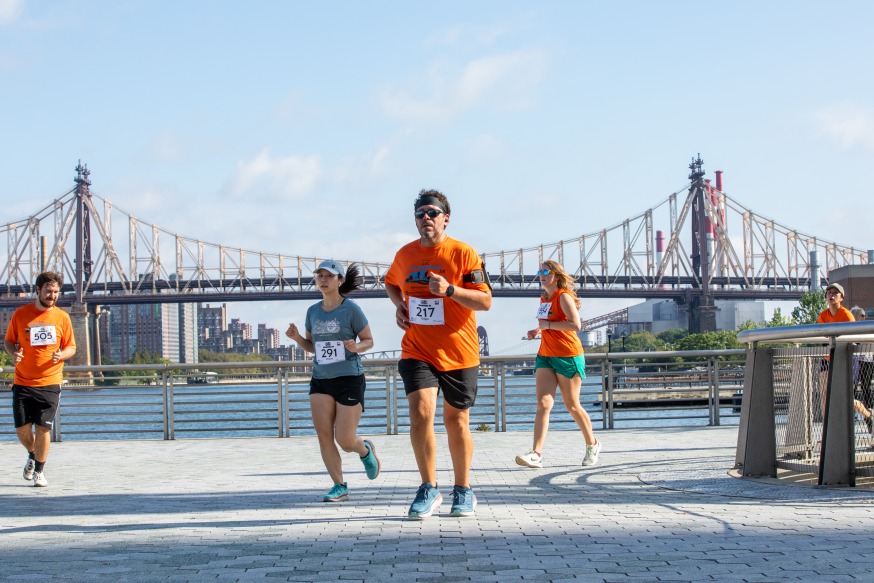 The LIC Waterfront 5K run/walk is back in Long Island City on June 4. Pictured are participants during last year’s event (Photo Alex Lopez Photography)
