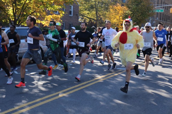 Sunnyside Mile 2022 (Photo: Michael Dorgan, Queens Post)