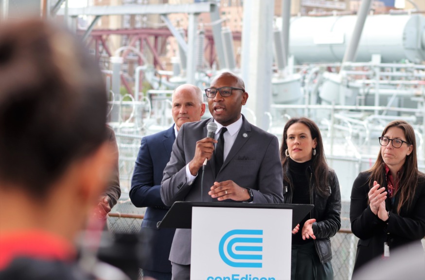 Queens Borough President Donovan Richards speaks at the announcement that a new Con Edison renewable energy line from Astoria to Corona has gone into operation (Photo by Michael Dorgan)