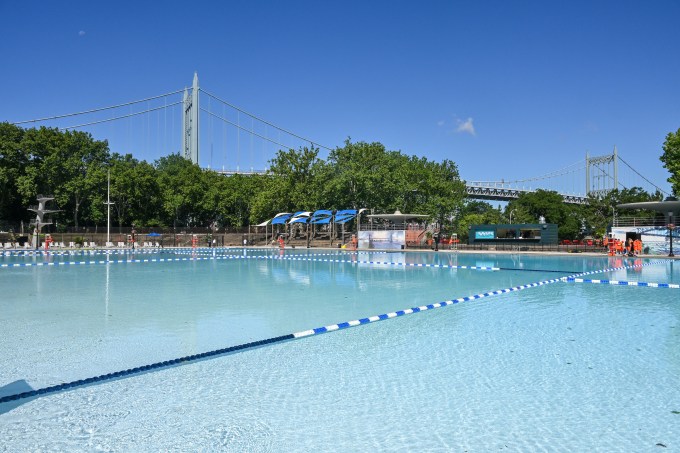 Astoria Pool reopens after $19M renovation, Mayor Adams hails pool as ...