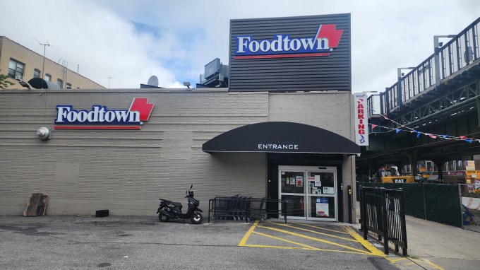 The exterior of FoodTown of Astoria