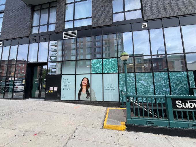 Exterior of the Tend LIC dental studio. Photo: Tend.