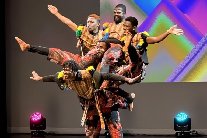 Zuzu African Acrobats at a previous performance.