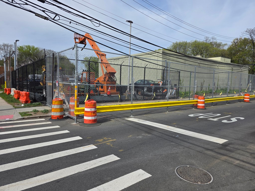 Fence installed by Anthony Della Vecchia along 19th Street. Photo: Shane O'Brien.