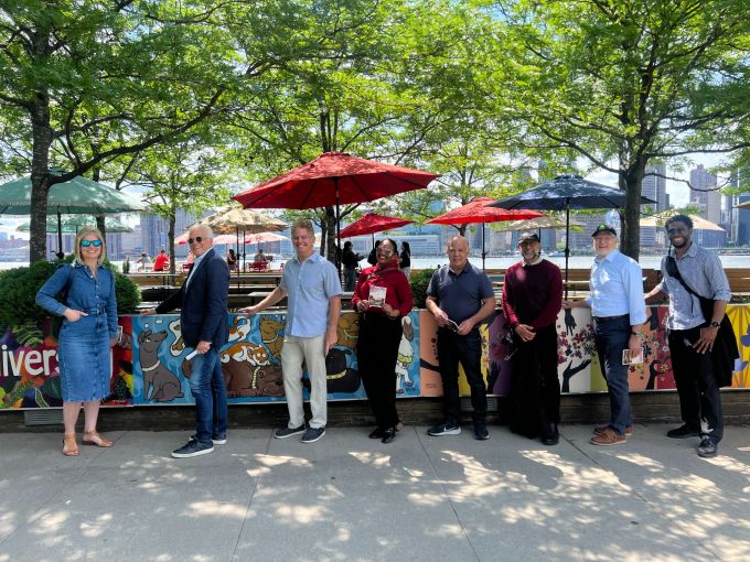 From left to right: Stephanie Pankiewicz - ULI Jury Committee, Tom Balsley - Design Principal - swa/Balsley, Rob Basch - President Hunters Point Parks Conservancy, Ebony Young - Deputy Queens Borough President, Frank Ottomanelli - Owner, Frank Ottomanelli's By The Water, Len Greco - Senior Vice President EDC, Mark Focht - Deputy Commissioner NYC Parks, Kevin Parris - Director NYC Housing, Preservation and Development. Photo courtesy of HPPC.