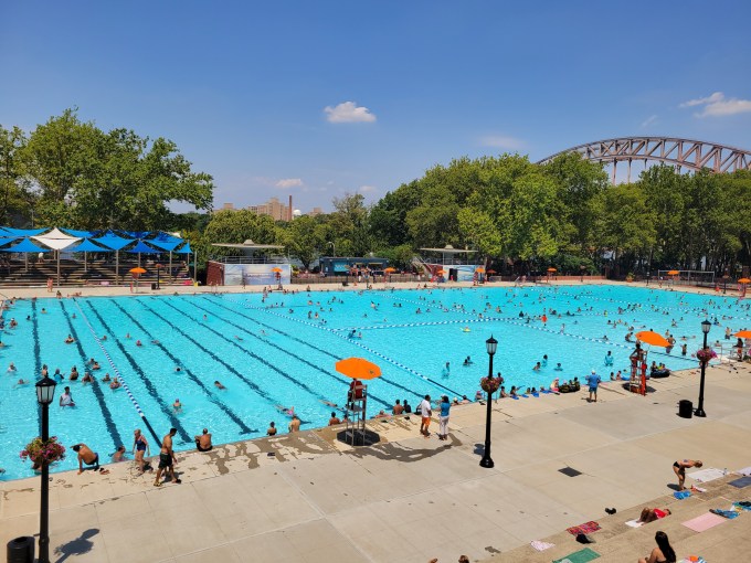 Astoria Pool