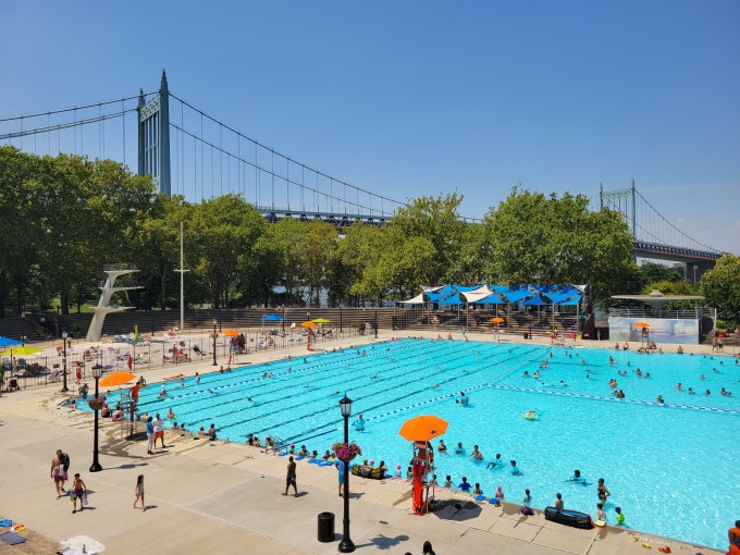 Astoria Pool