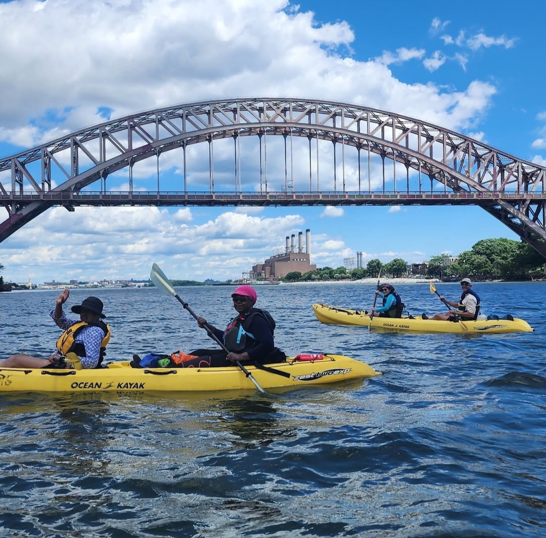 kayaking at Hallet's Cove